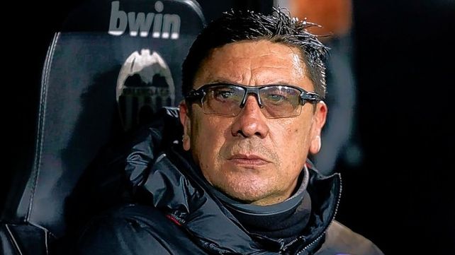 El Mono Burgos se hará cargo este martes del plantel y asumirá como técnico de Newells.