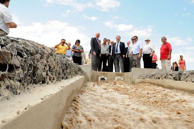 Bonfatti inauguró obras contra inundaciones en Santa Fe y Rincón