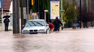 En Neuquén hay más de 1.300 evacuados, rutas cortadas y asueto por el temporal