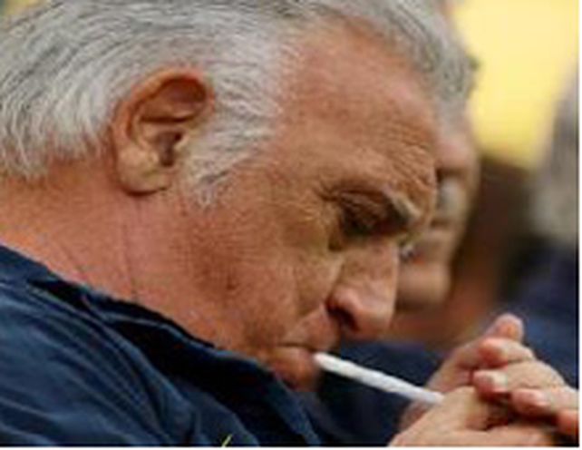 Basile: Dejan fumar marihuana, pero me multan por un cigarrito en la cancha