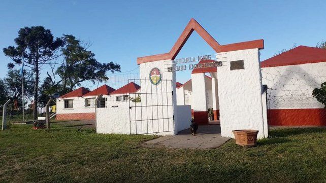 Lorena Kuhn unió voluntades para recuperar la escuela Soldado Entrerriano.