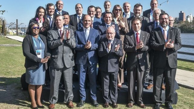 Diplomáticos. El intendente Corral y el canciller Faurie