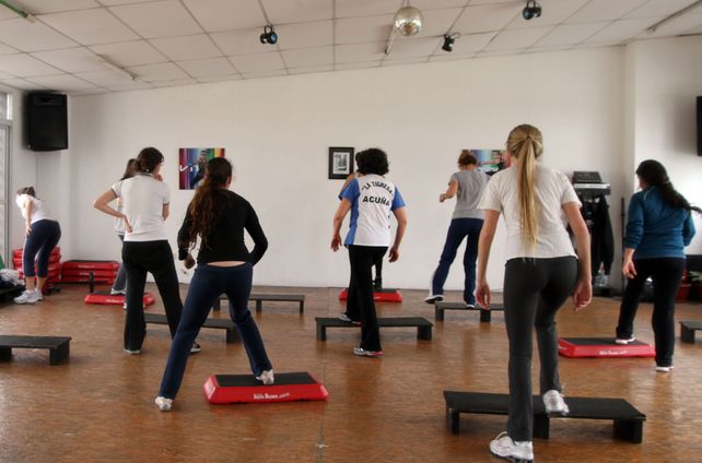 Las Comisiones de Deportes y de Legislación General de la Legislatura analiza regular la instalación de gimnasios y natatorios en la provincia.