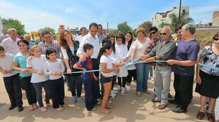 El Municipio inauguró el pavimento del cruce de Quintana y Francia