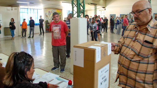 El gobernador de La Pampa Sergio Ziliotto (PJ) busca la reelección. Hay mucho movimientos en las escuelas en estas Elecciones 2023