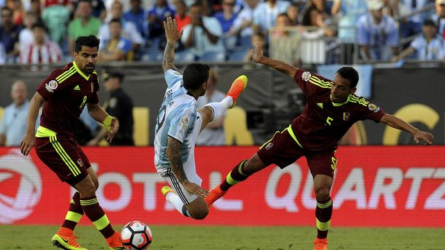 Argentina le gana 2 a 0 a Venezuela y pasa a semifinales de la Copa América