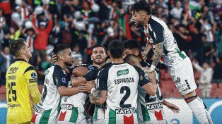 Unión no hizo pie en Chile, repitió vicios y perdió un duelo clave ante Palestino por la Sudamericana