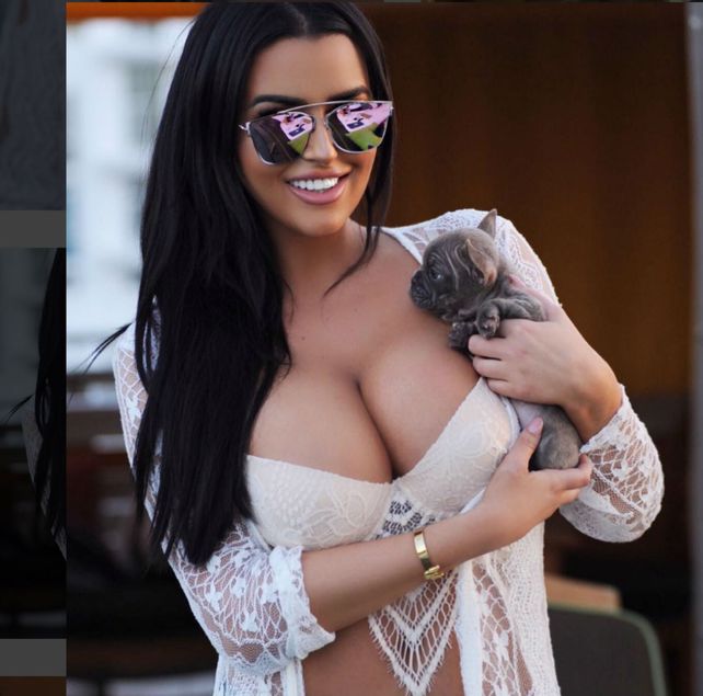 Abigail Ratchford tuvo que dejar de practicar deportes porque sufría asma y ahora es una estrella en Instagram.&nbsp;