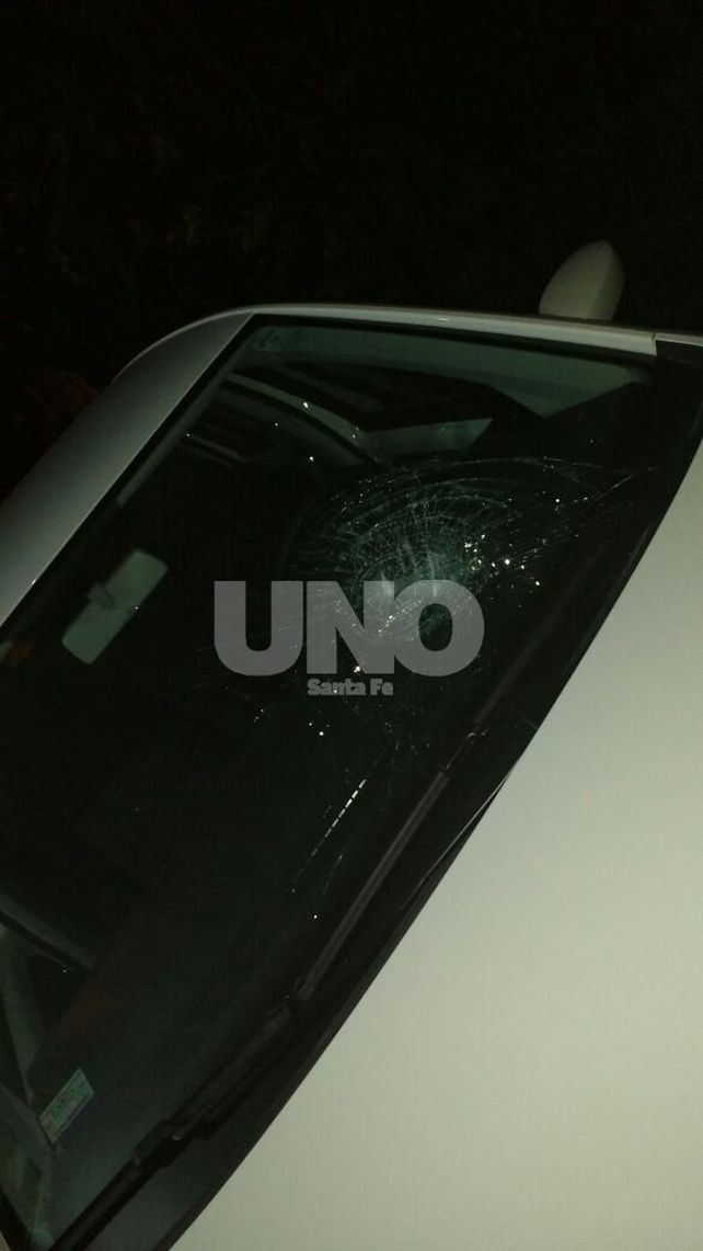 Compró un auto a la tarde y a la noche le rompieron el parabrisas de un piedrazo en la ruta 168