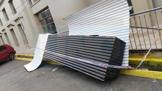 El temporal provocó anegamientos y destrozos en Paraná