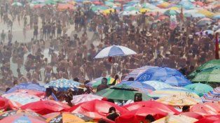 Río de Janeiro sufre una ola de calor con térmicas superiores a 58º