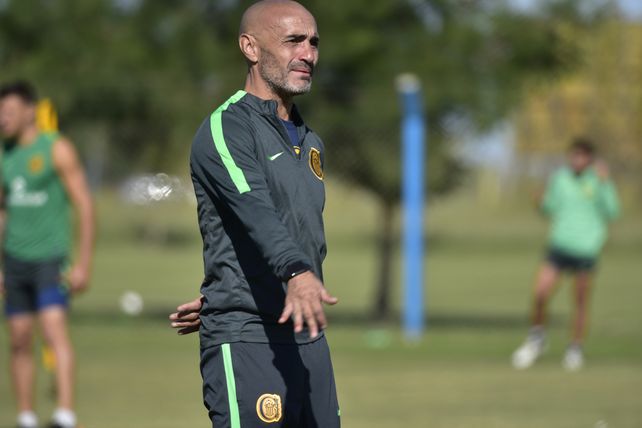 Montero puso en cancha a un equipo de juveniles.