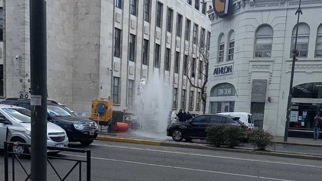 Un caño de agua se rompió en Moreno