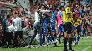 Unión esta vez las mandó a guardar, goleó 4-1 a Independiente Rivadavia y se sacó la mufa en Santa Fe