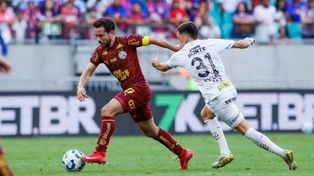 El Santos viene de perder 2 a 0 ante Bahía y Juan Pablo Vojvoda tendrá el duro desafío de hacerse cargo. El objetivo del ex-Newells será salvarlo del descenso.&nbsp;