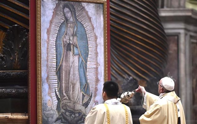 Viaje. El pontífice honró a la Virgen de Guadalupe en la basílica de San Pedro.