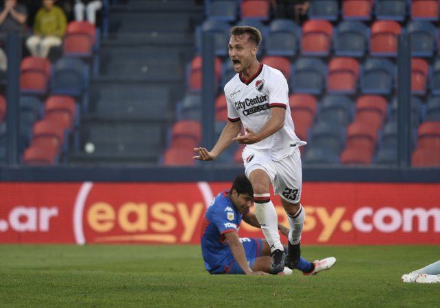 Angelo Martino anotó el primero de Newells.