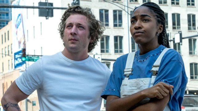 Jeremy Allen White y Ayo Edebiri protagonizan El oso