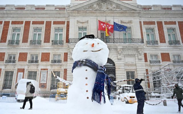 Madrid se paraliza tras la histórica nevada
