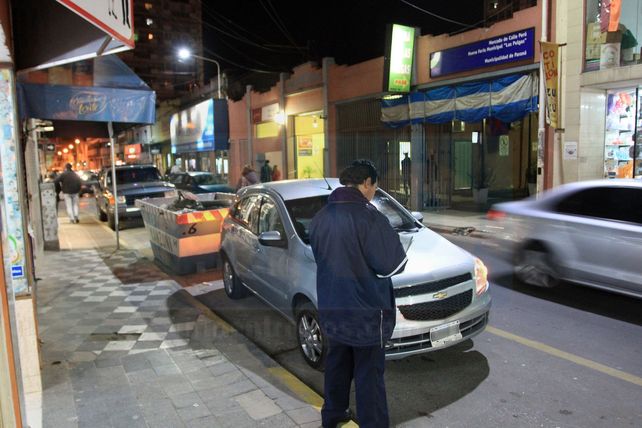 Desde este lunes, la Municipalidad de Paraná aplica fuertes multas por mal estacionamiento