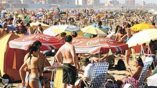 Cinco millones de argentinos van a veranear en el pa&iacute;s esta quincena