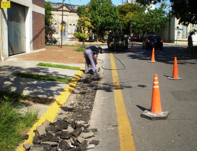 Inician las tareas para la demarcación de la ciclovía en Candioti Sur
