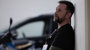 Noah Wyle protagoniza The Pitt, que este jueves 16 emite el capítulo final de su segunda temporada por HBO Max