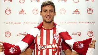 Soldano posó con su nueva camiseta