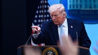 Trump dice que bloqueará los barcos que intenten cruzar el estrecho de Ormuz