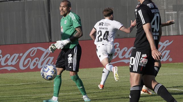 Mateo Silvetti fue figura ante Tigre y anotó un doblete frente a Riestra.