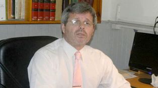 El juez Carlos Rossi envuelto en un altercado con menores