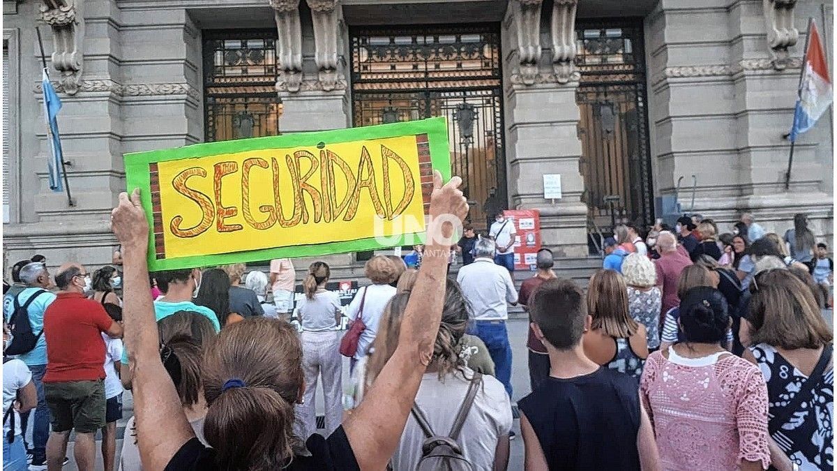 Vecinos de Bº María Selva exigen mayor presencia policial por la ...