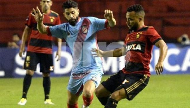 Arsenal tiene la difícil misión de levantar la serie ante Sport Recife