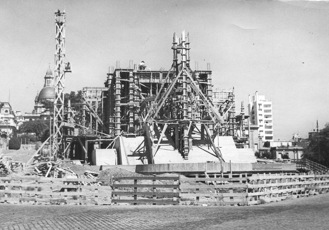  MONUMENTO A LA BANDERA CONSTRUCCIóN 12-1943