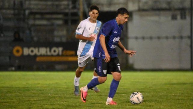 Juventud Unida sigue firme en el Torneo Regional Amateur.