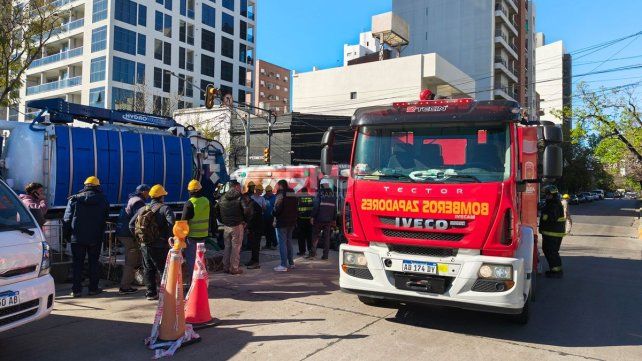 Un obrero cayó de 7 metros en una obra de Aguas Santafesinas