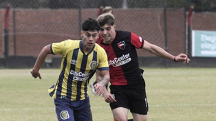 Newells y Central disputan siete clásicos en inferiores de Rosarina en el Centro Griffa. Foto: Sebastián Suárez Meccia (La Capital)