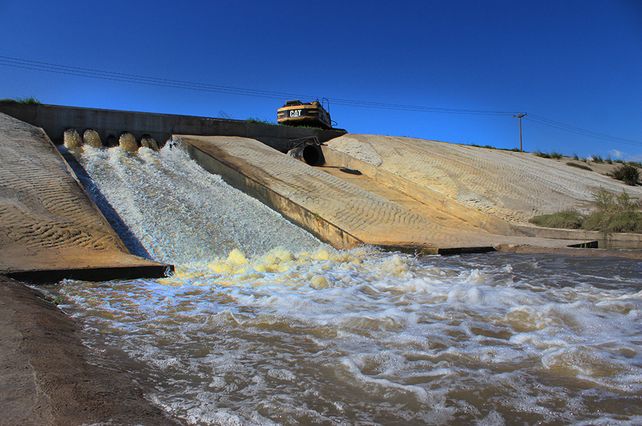 Cuadrillas de trabajadores municipales refuerzan las tareas de limpieza