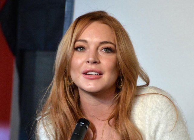 Lindsay Lohan revolucionó las redes con un infartante topless