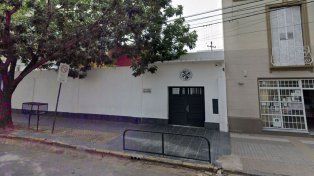 Frente del colegio Sagrada Familia en barrio Sur.