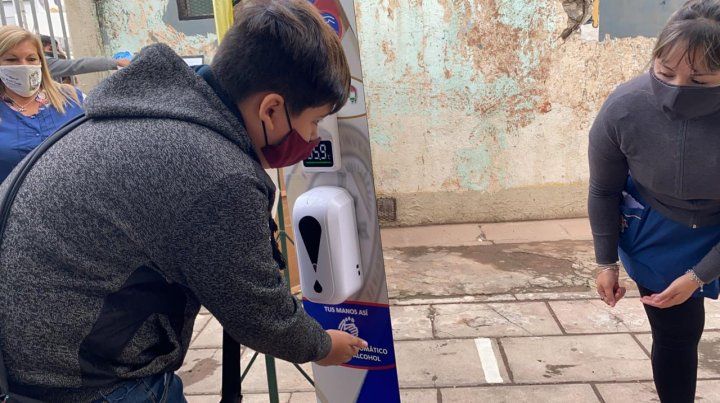 En las escuelas se implementarán todos los protocolos.