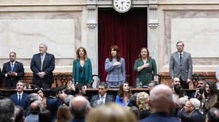Cristina Kirchner preside la Asamblea. Cecilia Moreau y Claudia Ledesma Abdala la acompañan