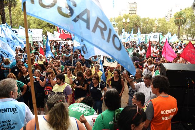 Piquetes y marchas en Rosario y la región por el paro general contra la política económica  