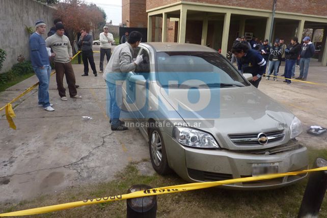 Más de 200 kilos de droga en un auto y no hay ningún detenido
