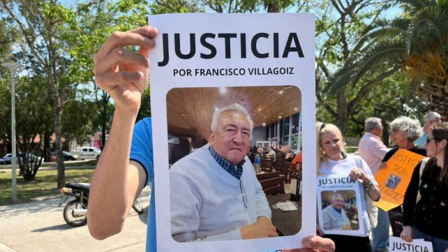 El Poder Ejecutivo de Santa Fe ofrece una recompensa a quien aporte datos sobre el homicidio de Francisco Villagoiz en Sauce Viejo el pasado 13 de septiembre El Poder Ejecutivo de Santa Fe ofrece una recompensa a quien aporte datos sobre el homicidio de Francisco Villagoiz en Sauce Viejo el pasado 13 de septiembre