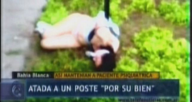Filmaron a una mujer atada a un poste y en ropa interior en un supuesto centro de rehabilitaci&oacute;n