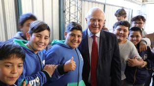 Lifschitz recorrió escuelas de Irigoyen, San Fabián y Arocena