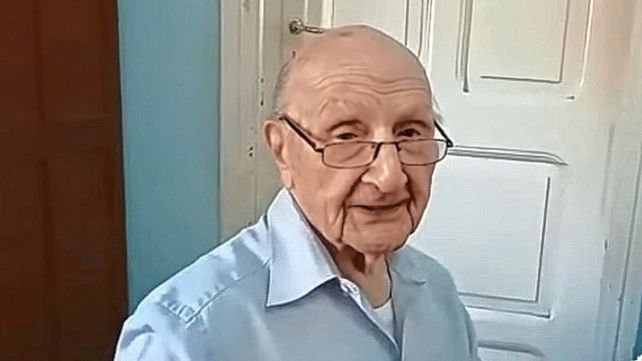 Pastor. A los 5 años se fue a vivir junto a su familia en la Catedral de Paraná