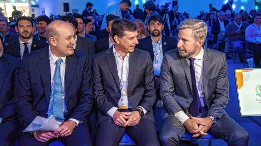 CEER reunió al empresariado y al Gobierno para debatir el futuro económico del país