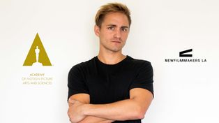 Martínez Carbonell se graduó en la Escuela Provincial de Cine y Televisión de Rosario y estudió Producción de Cine en la Universidad de California en Los Angeles.